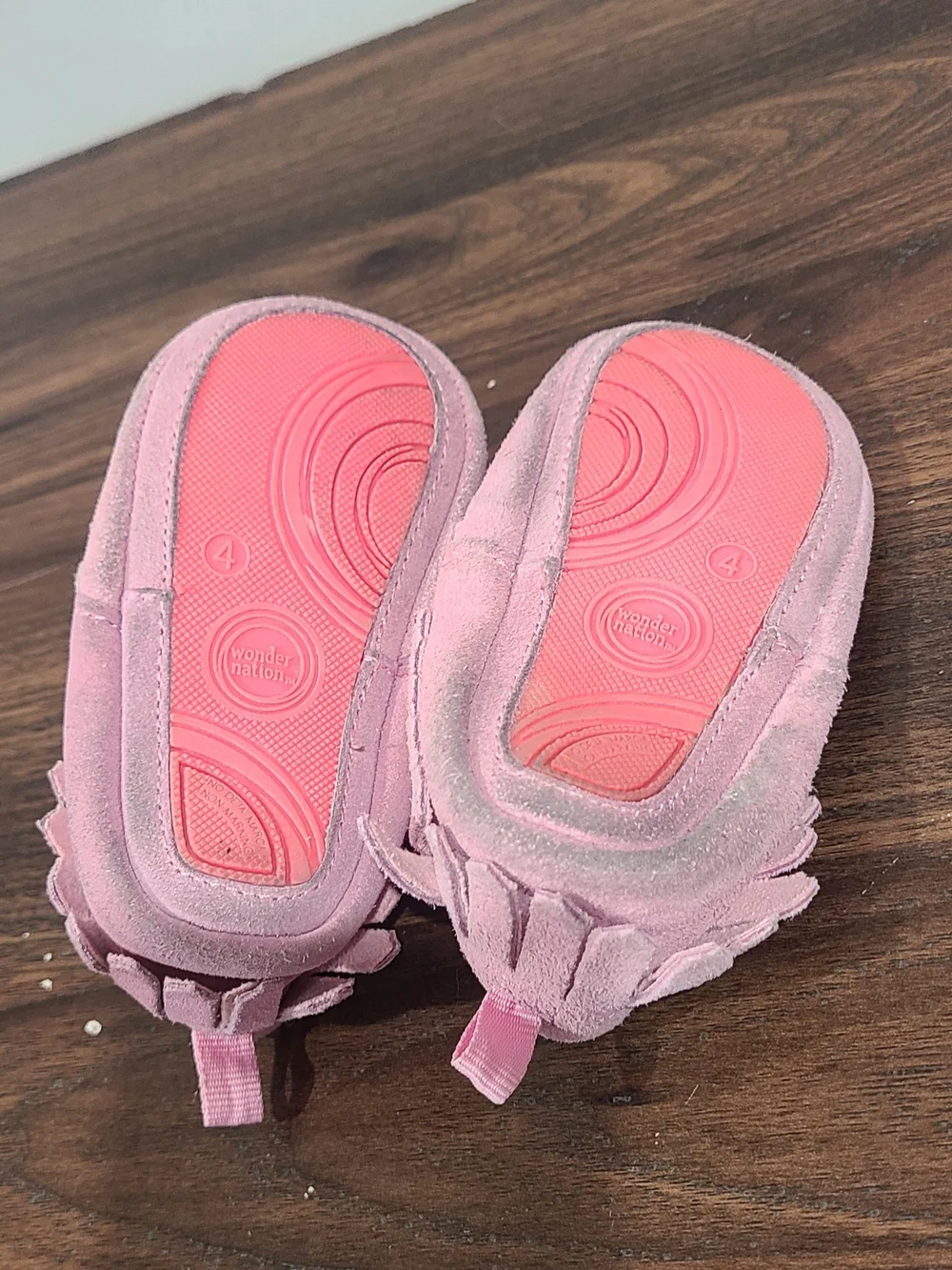🎀Wonder Nation Light Pink Fringe Baby Moccasins, Size 4🎀